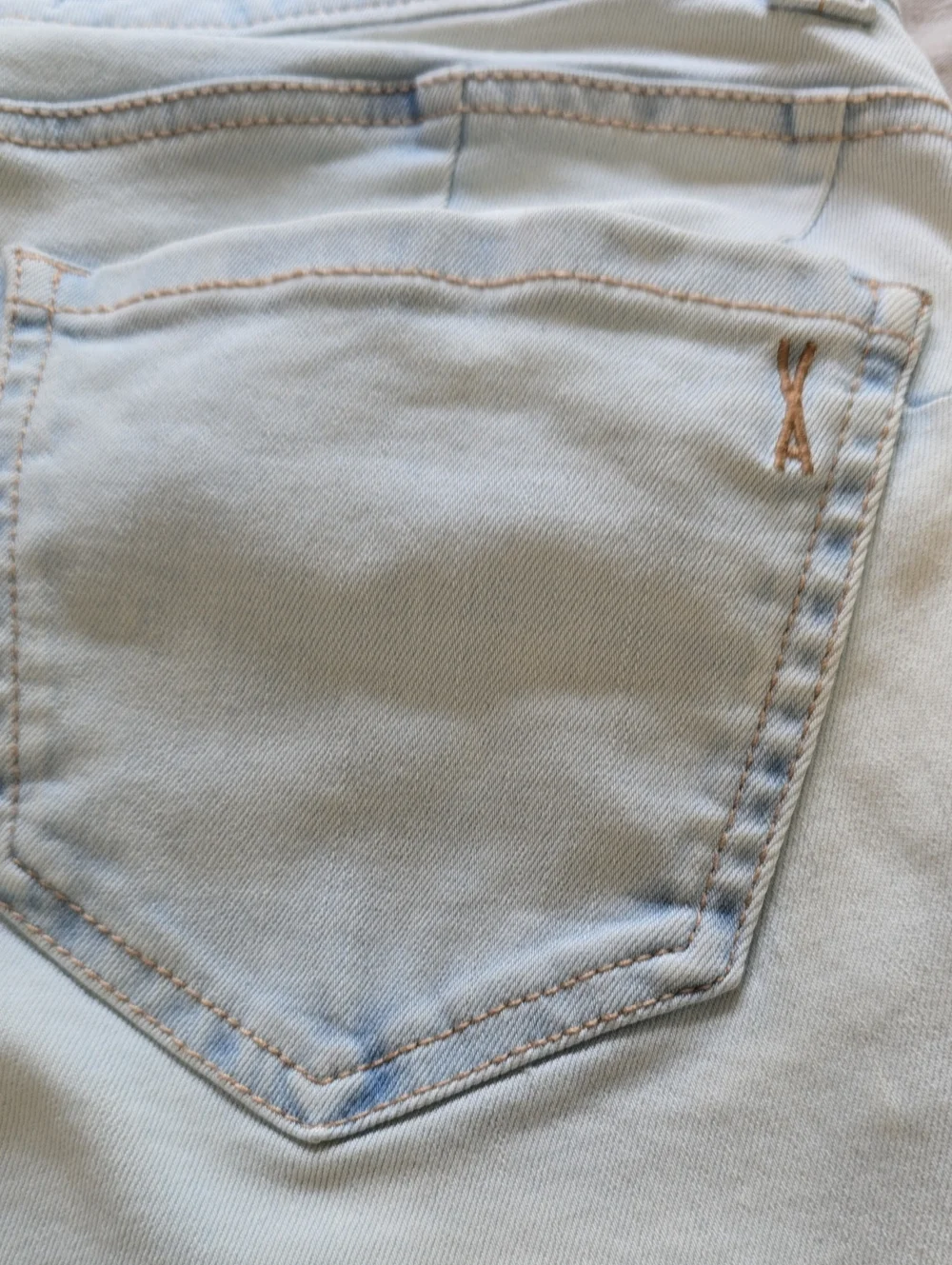 Vintage America Light Wash  Cuffed Women’s Jeans Size 2/26